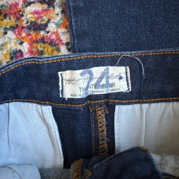 Rare!! We The Free Flip It and Reverse It Jeans - Picture 7 of 11